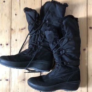 Black ,calf height Pajar winter boots